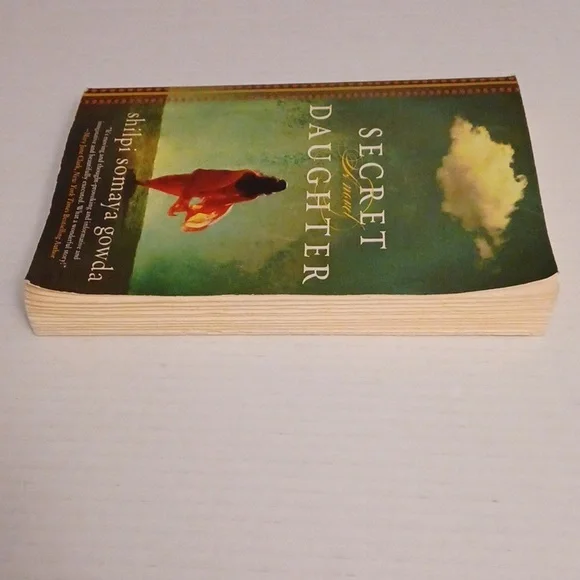 $4 Add-on "Secret Daughter" by Shilpi Somaya Gowda - Paperback Novel - Picture 3 of 8